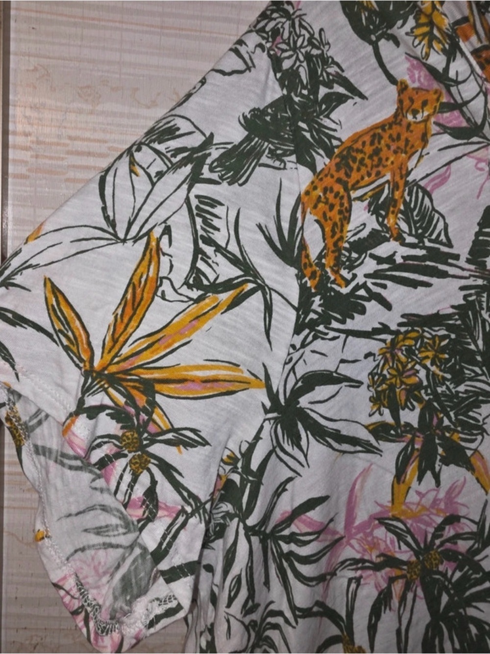 Rachel Zoe White Tropical Leopard V-Neck Tee with Green and Yellow Print cotton - Picture 3 of 5